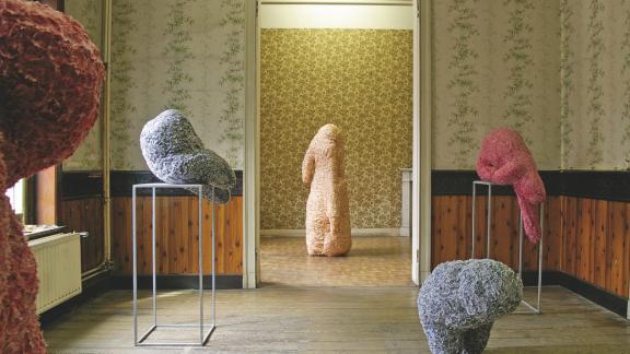 Ausstellungsansicht: ‚Van Stof Tot Asse‘, 2011, Galerie de Ziener, Asse (BEL)‹