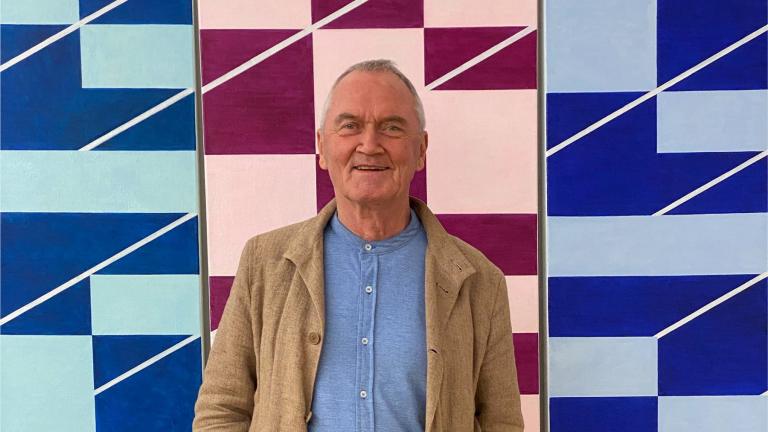 Der Künstler Thomas Weil von seinem Gemälde