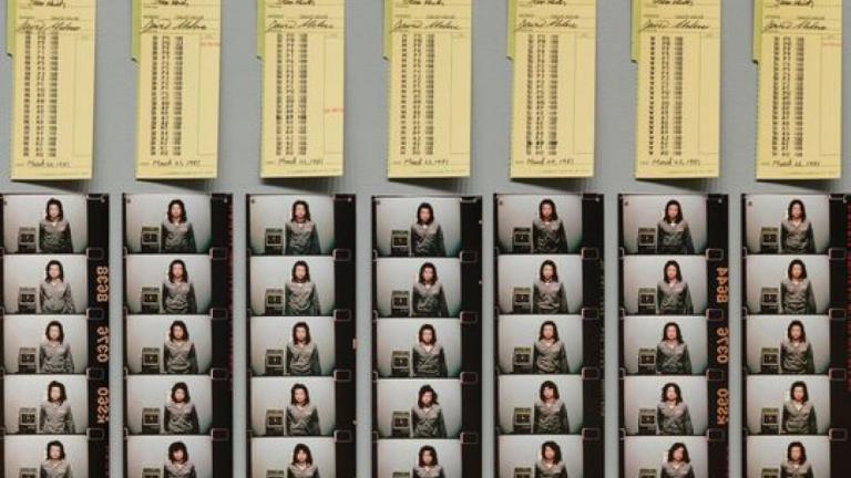 Tehching Hsieh, One Year Performance 1980-1981 (Time Clock-Piece), 1980-1981 (Detail), Ausstellungsansicht Neue Nationalgalerie, Berlin, 2023 (Detail), © der Künstler, Foto: Noshe/Near Future